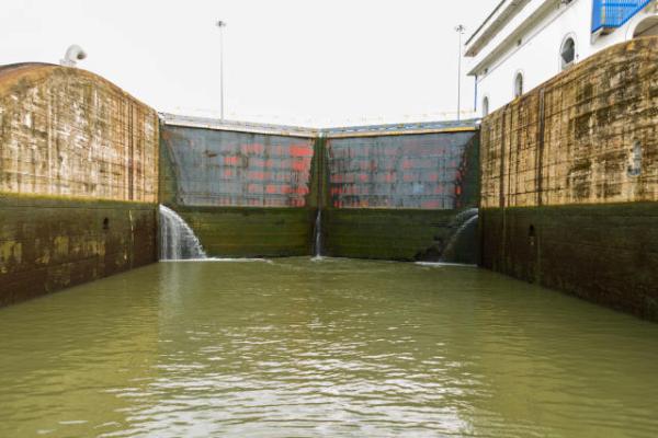 Sequía provoca atasco en el Canal de Panamá