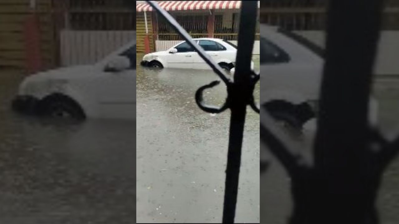 Usuarios reportan inundaciones por tormenta Franklin