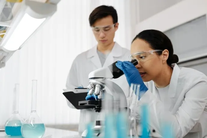 Científicos desarrollan una pomada que reduce las cicatrices