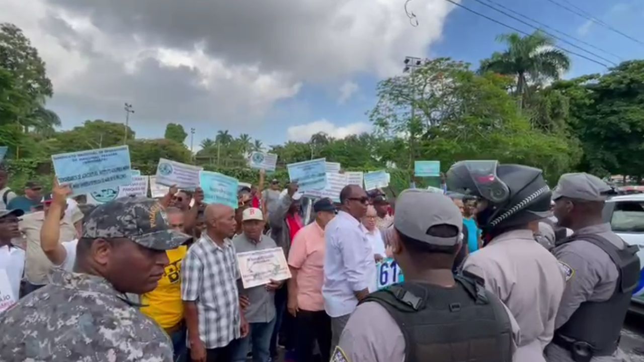 "Ni un chele más, ni un chele menos", reclaman deuda millonaria frente a Agricultura
