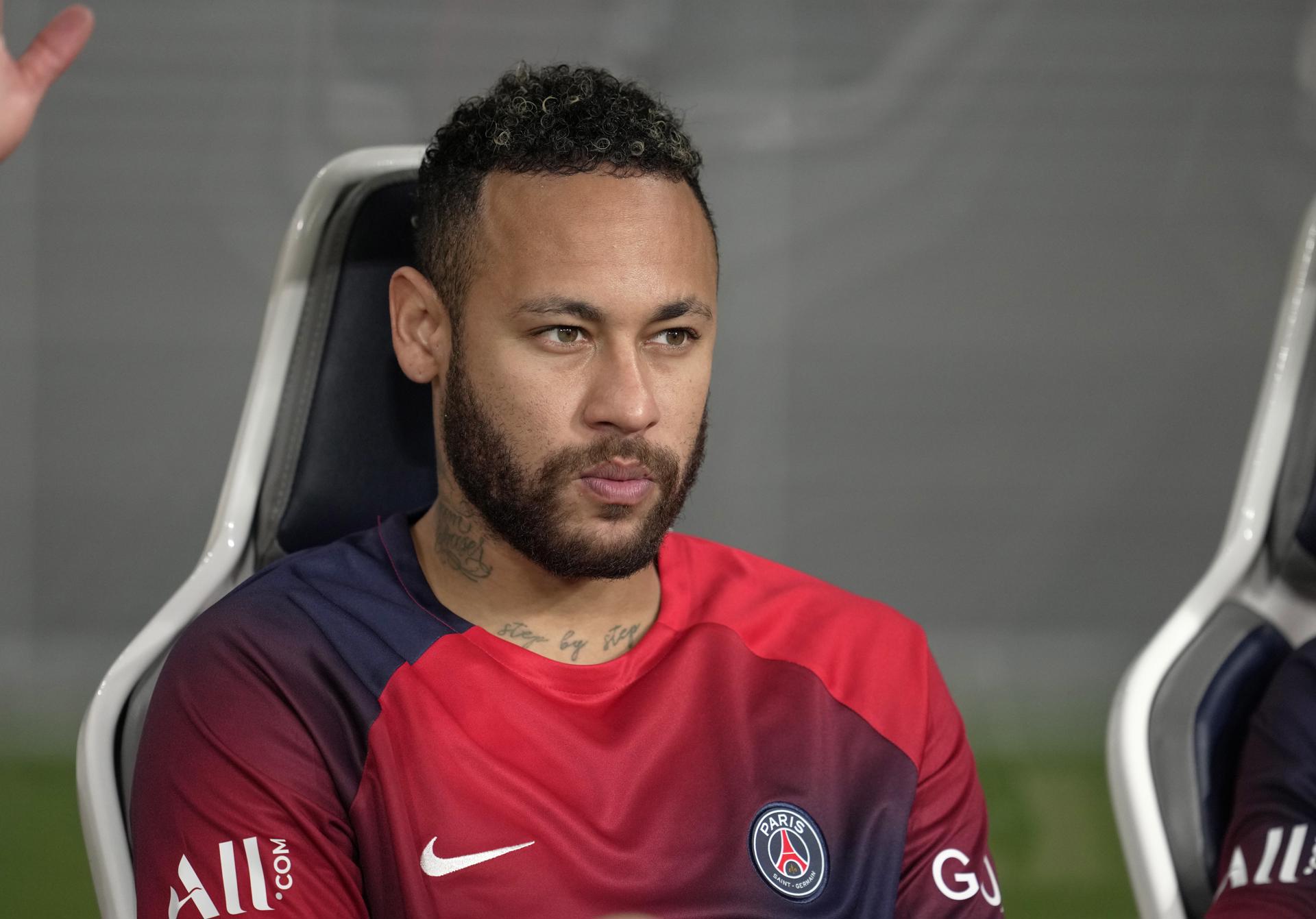 Neymar comunica al PSG su deseo de salir del club este verano, según L'Equipe
