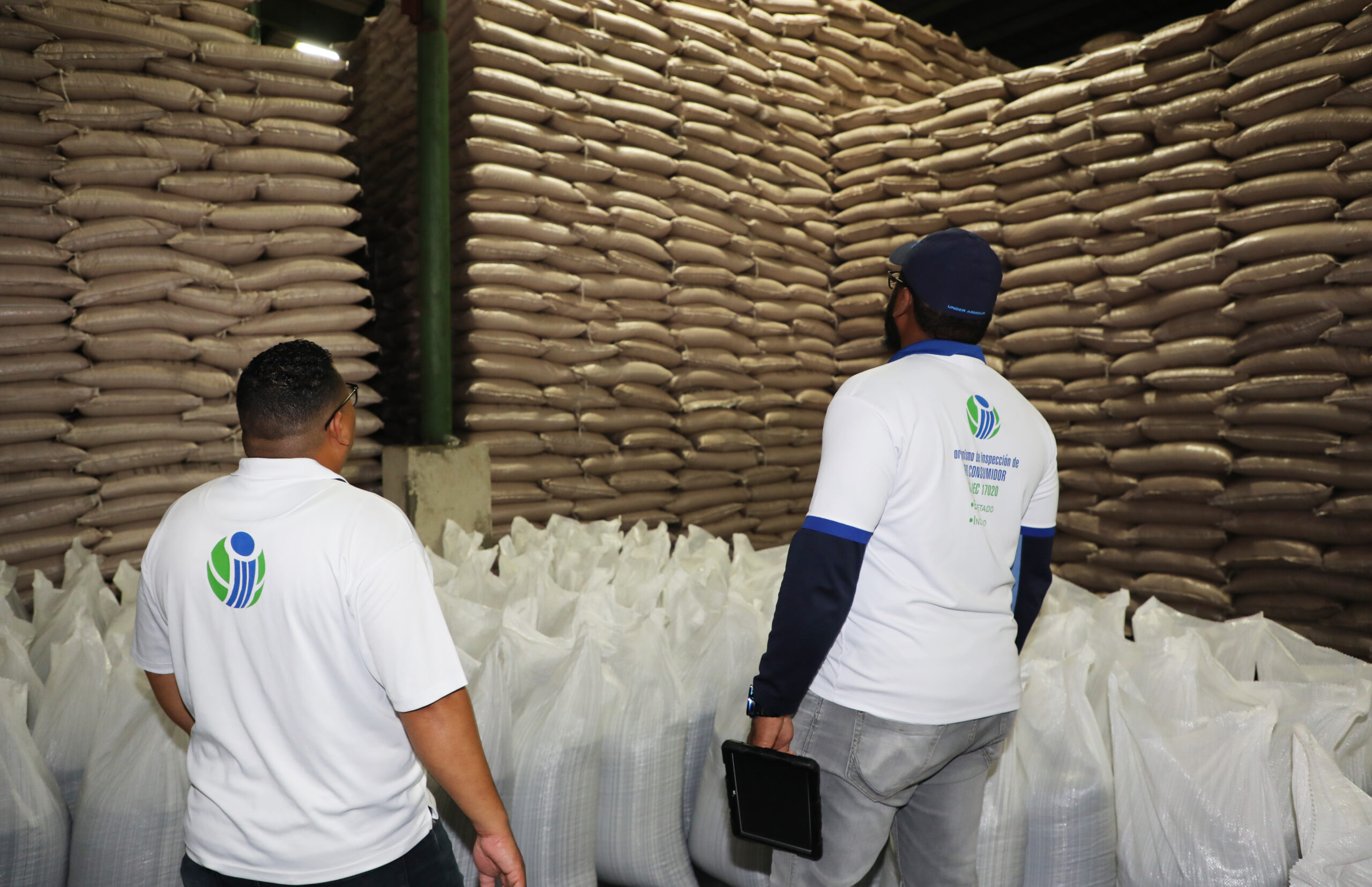 Intervienen almacenes para evitar acaparamiento y especulación con el azúcar