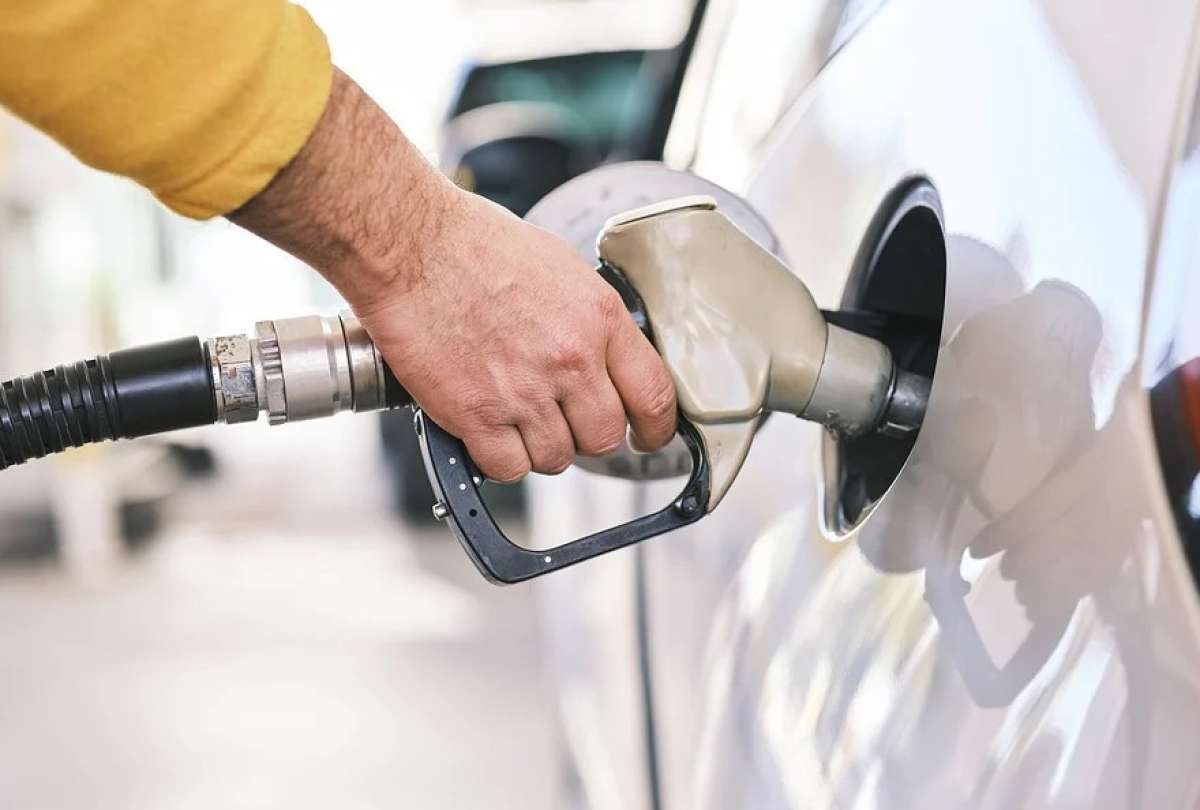 Bajan precios de algunos combustibles; otros se mantienen igual