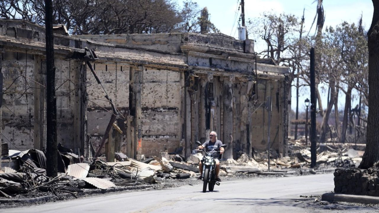 Residentes en Maui (EEUU) regresan a sus hogares después de los incendios