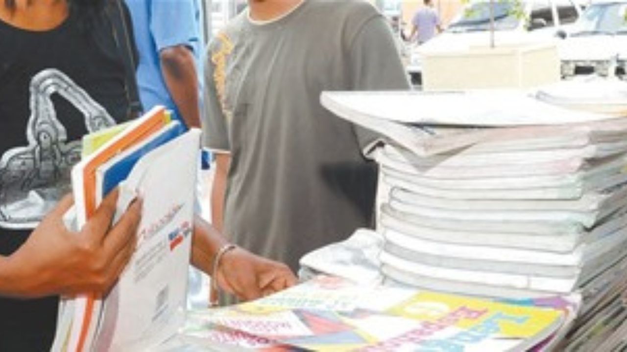 UIE alarmada por nacionalización de libros de texto en RD
