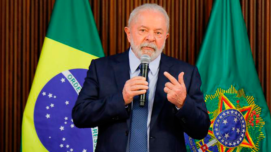 Lula confirma que será operado a fin de mes para corregir problemas en el fémur