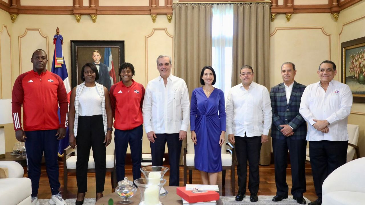 Abinader recibe a Marileidy Paulino en el Palacio Nacional