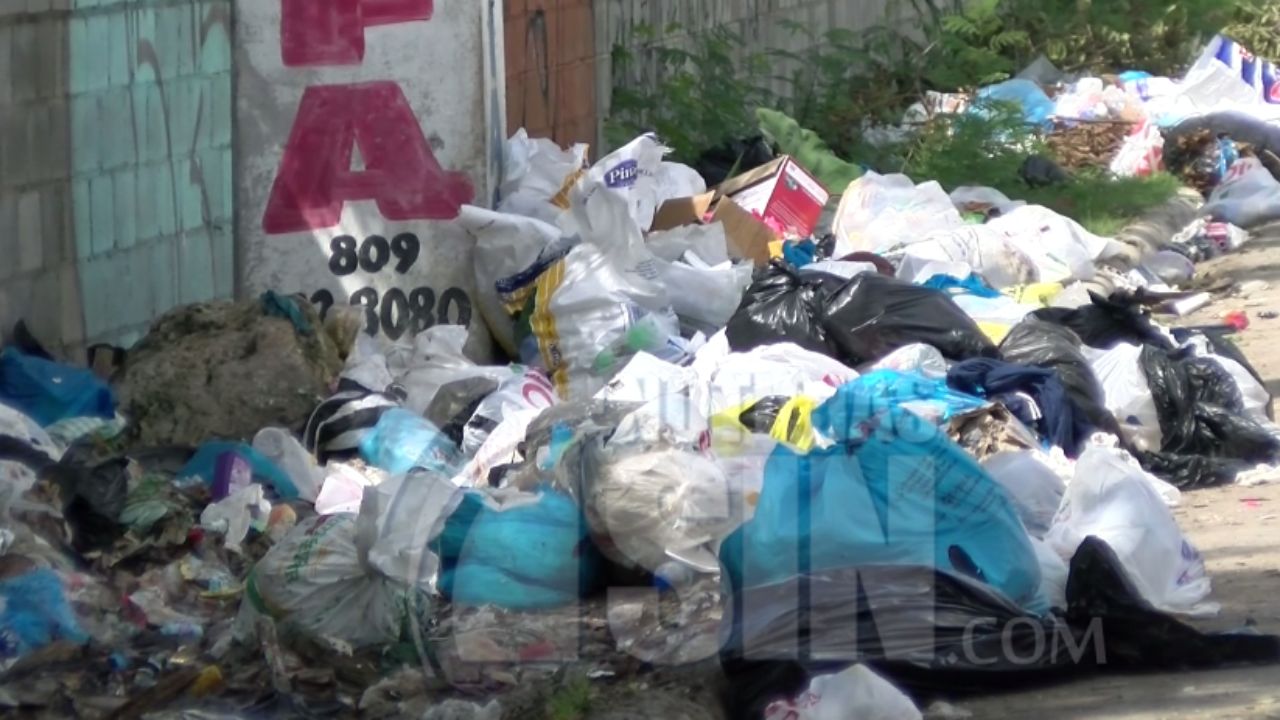 Denuncian cúmulo de basura en la Caleta
