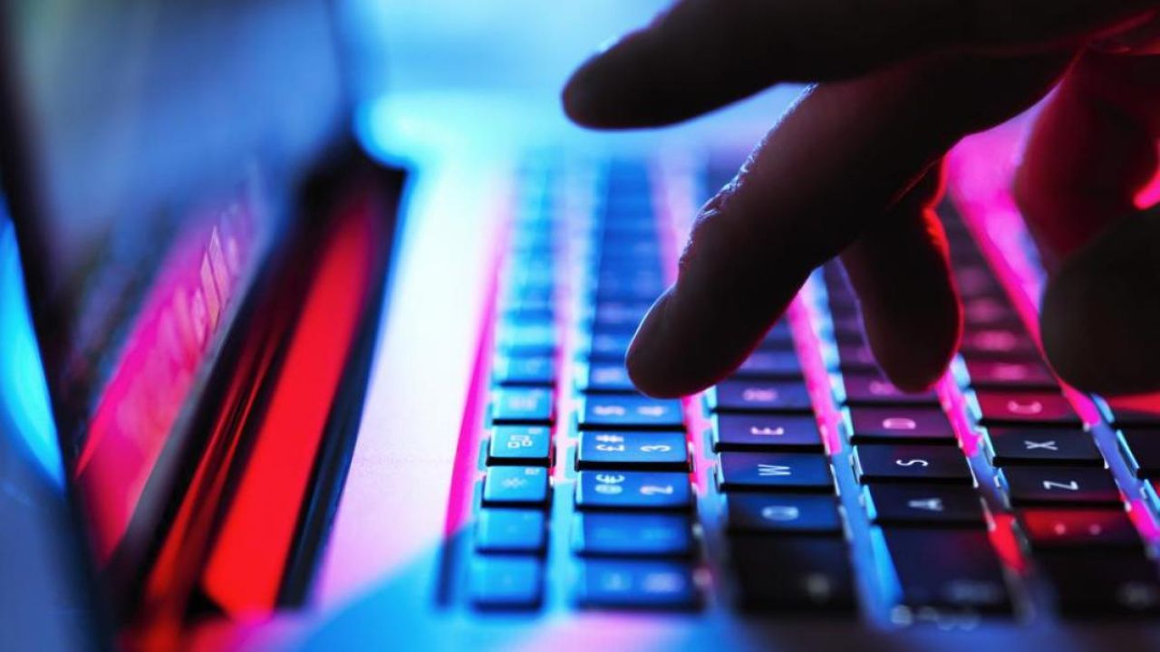 Aumenta el número de imágenes pedófilas en internet creadas con IA, según un estudio
