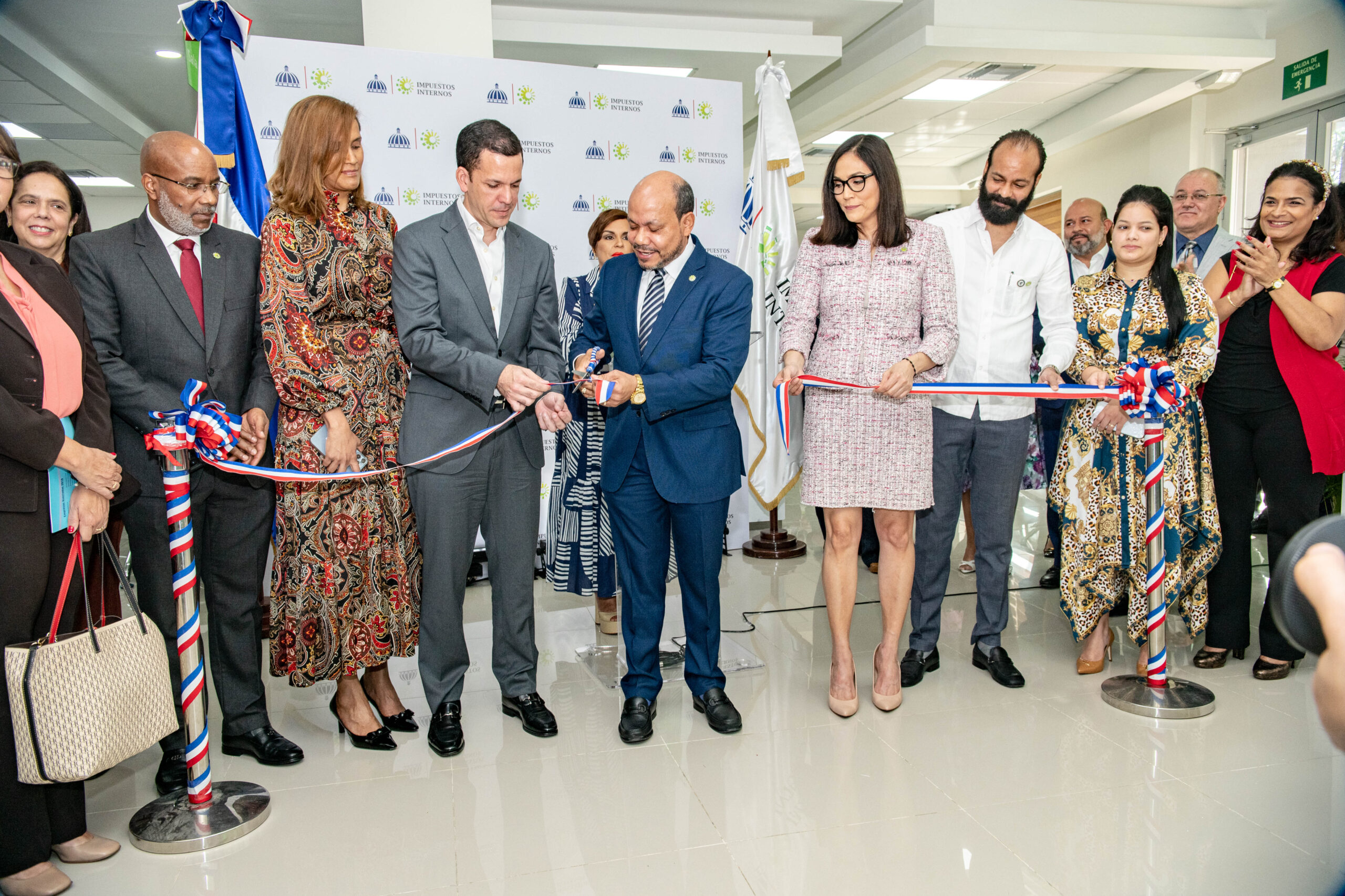 DGII abre segundo Centro de Vehículos de Motor en el Malecon Center