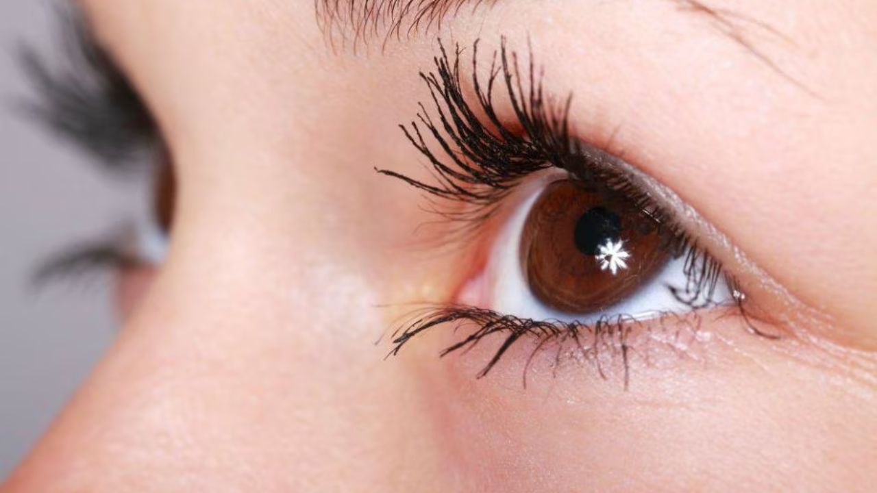 Científicos logran detectar el párkinson analizando moléculas del ojo