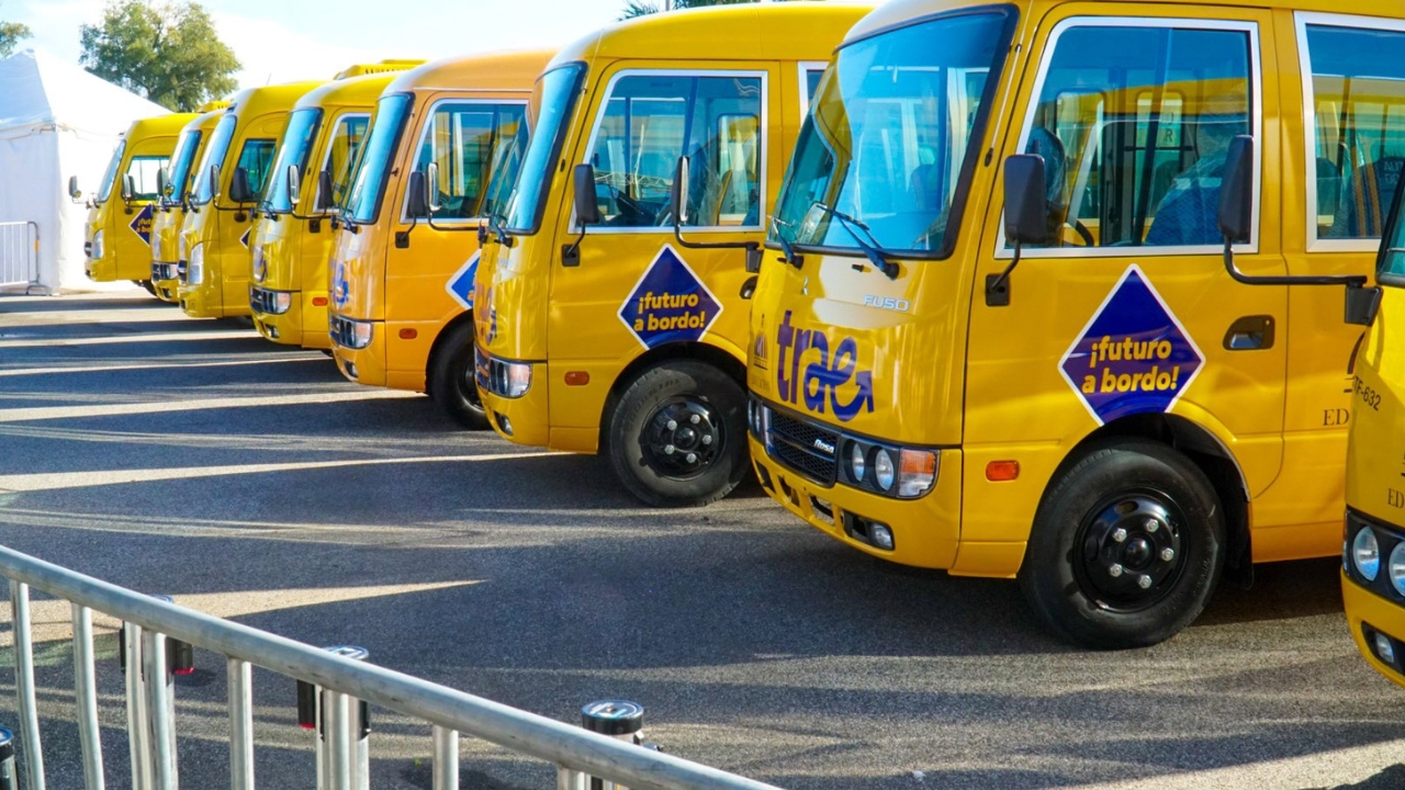 Revelan en primera licitación para adquirir transporte escolar “se coló” una empresa