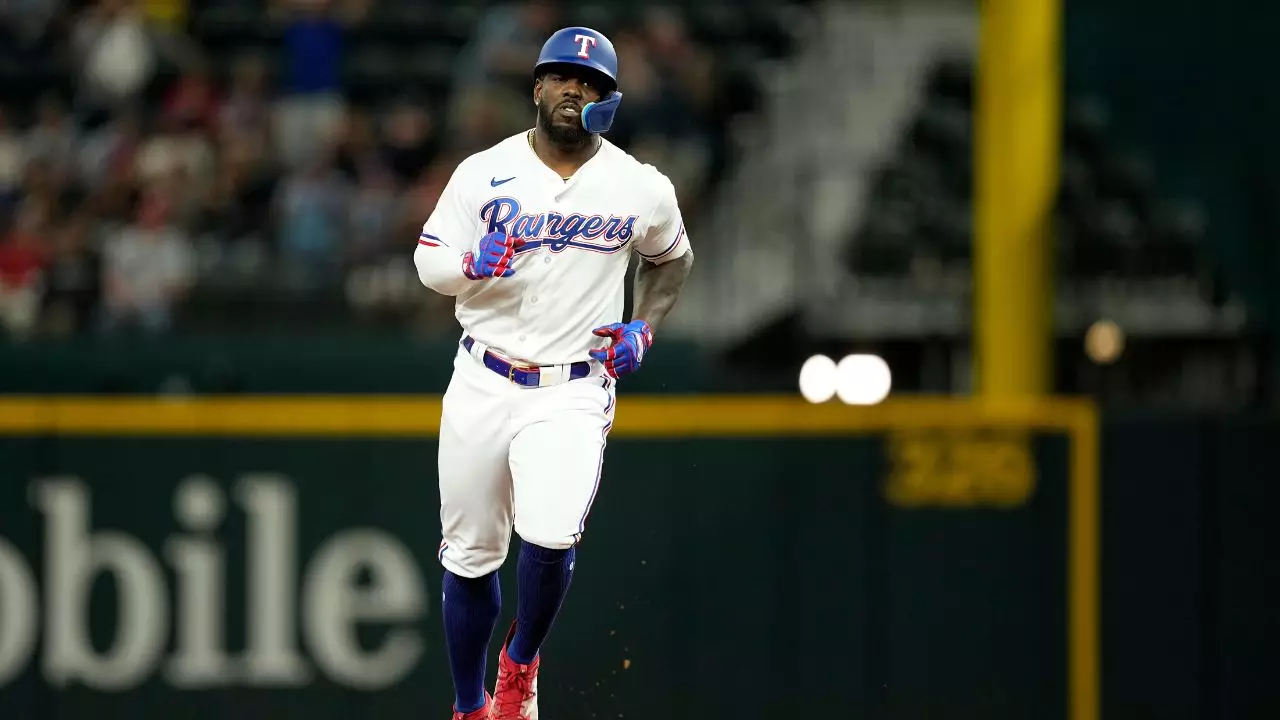 Jonrón del cubano Adolis García sella el triunfo de Rangers