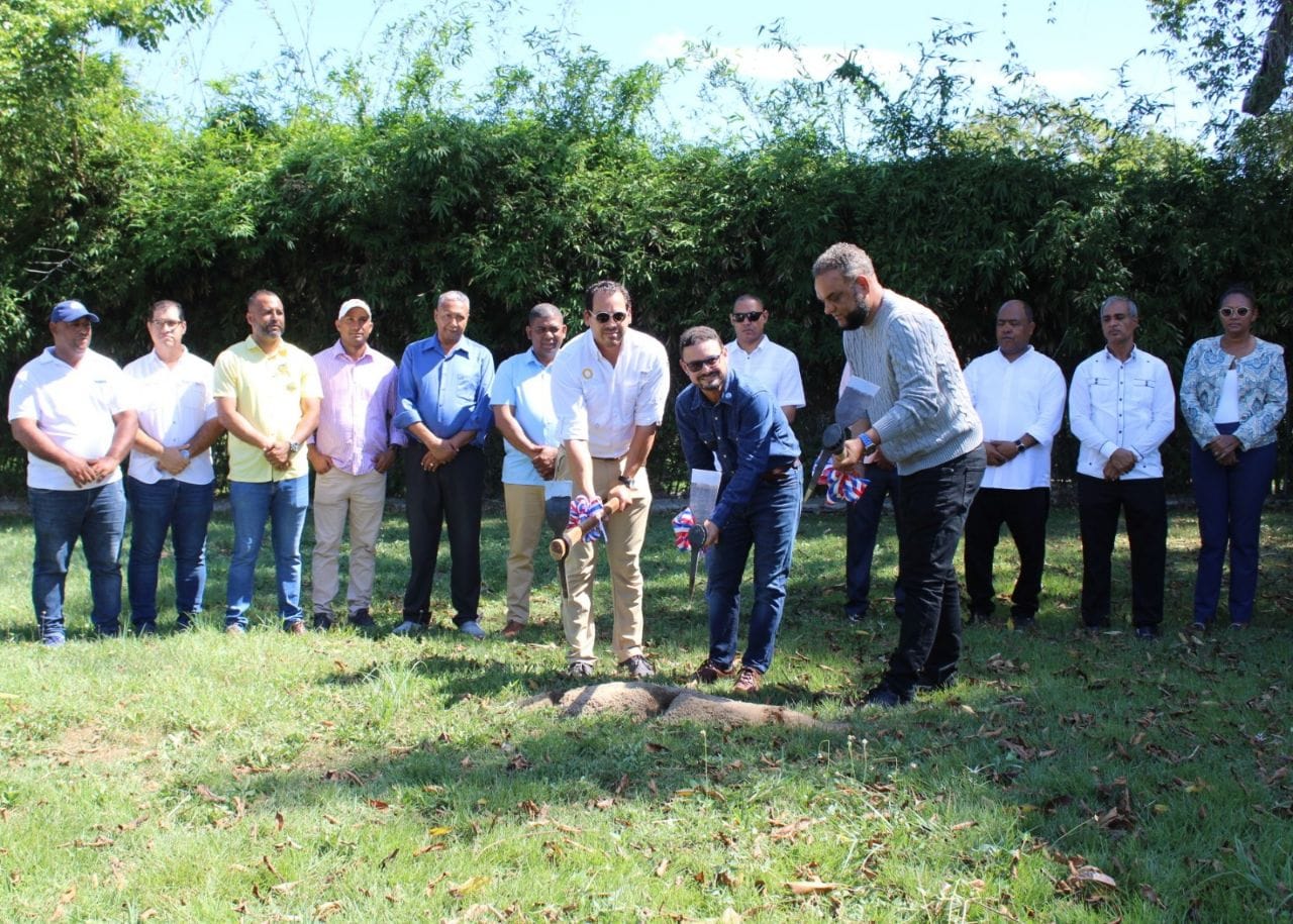 Inician construcción línea colectora de aguas residuales en Sosúa