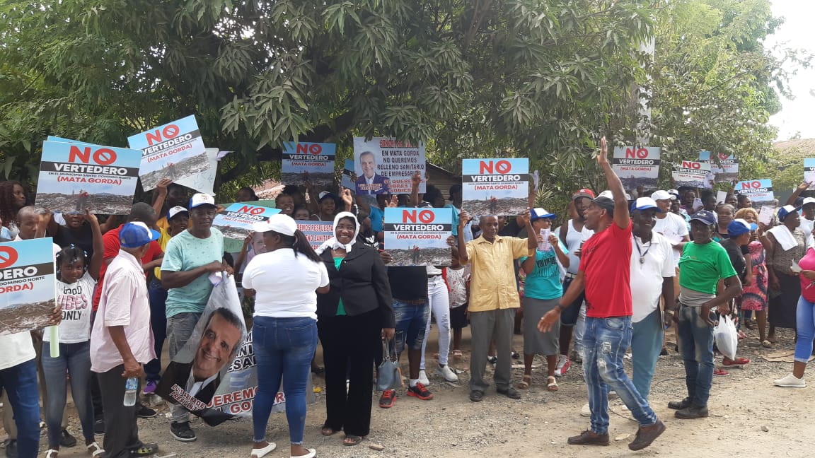 Protestan contra instalación de vertedero en Mata Gorda, SDN