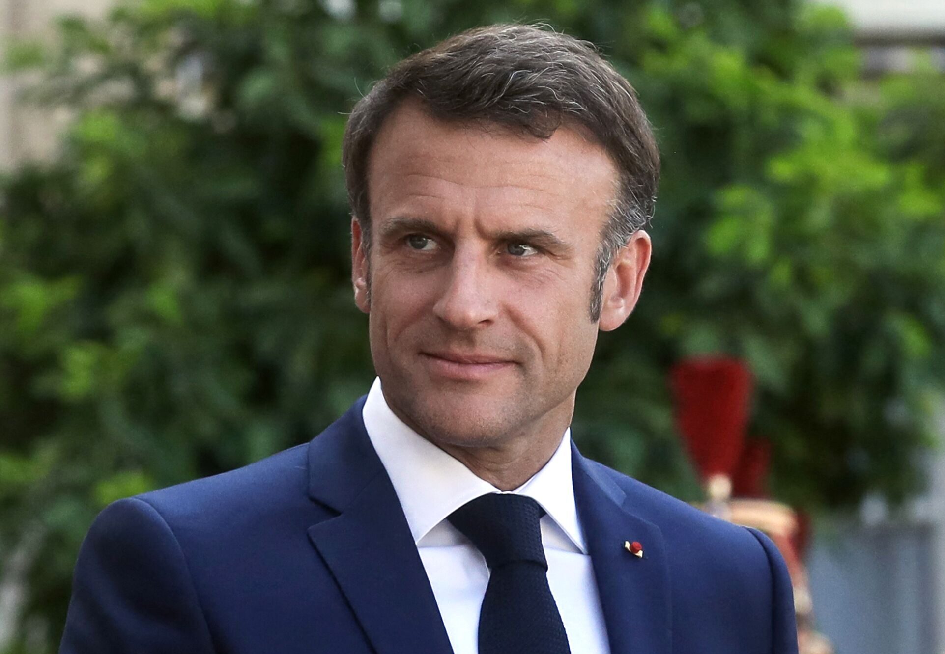 Macron elogia papel de Catar en liberación de dos rehenes estadounidenses de Hamás
