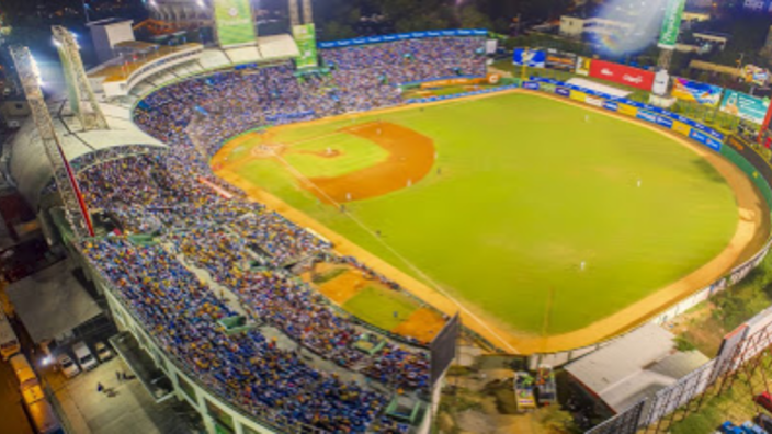 Tigres se enfrentan a Leones en primer partido de Béisbol Invernal en Estadio Quisqueya