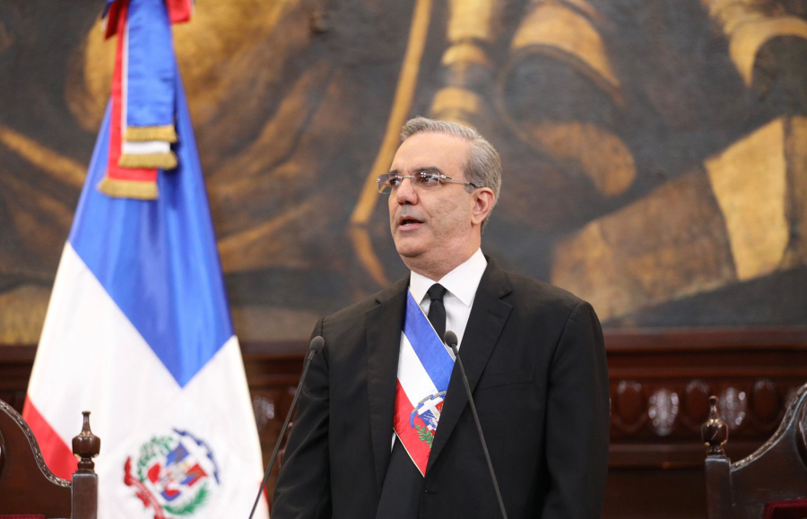Abinader da luz verde al MAP para dar licencias a candidatos