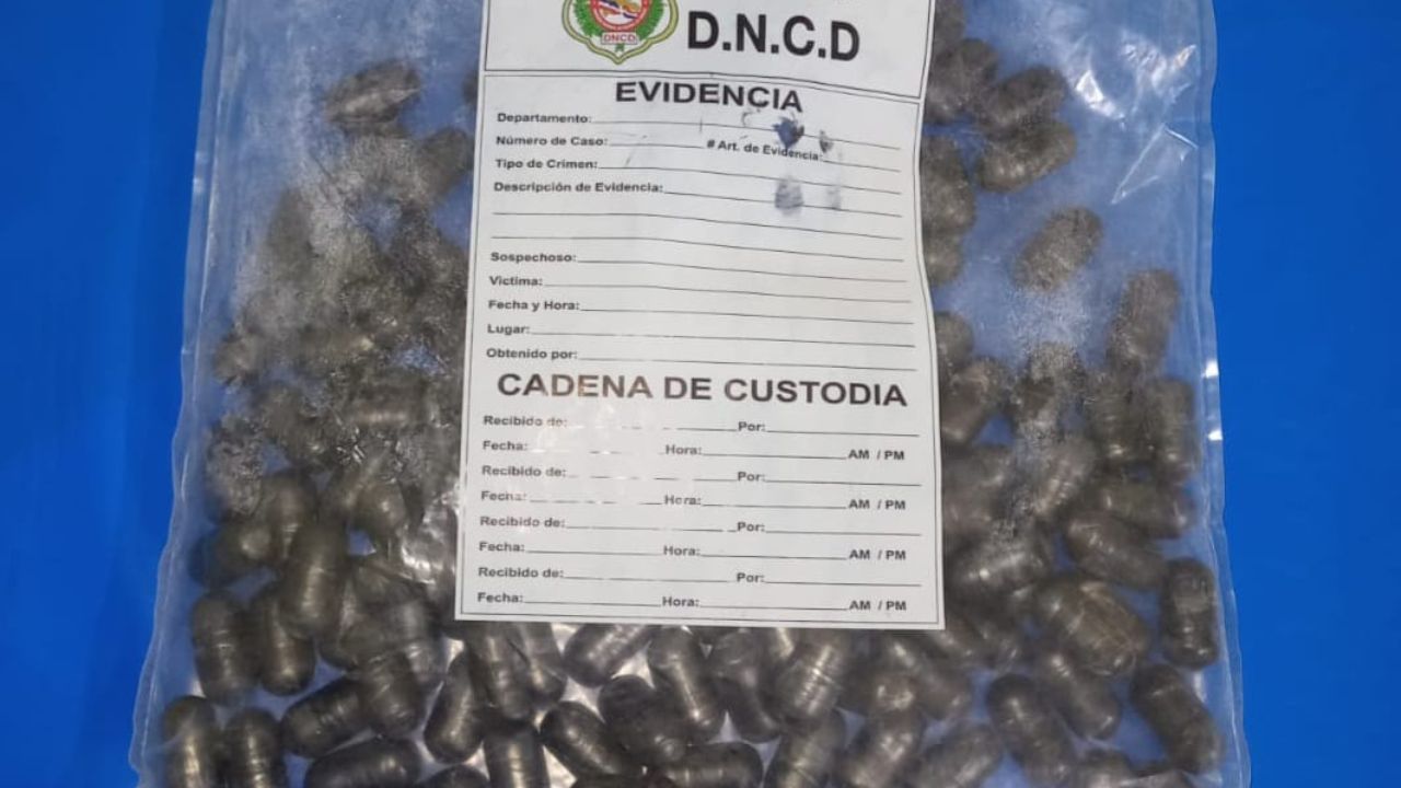 Arrestan extranjero con más de un kilo y medio presumiblemente cocaína en el estómago