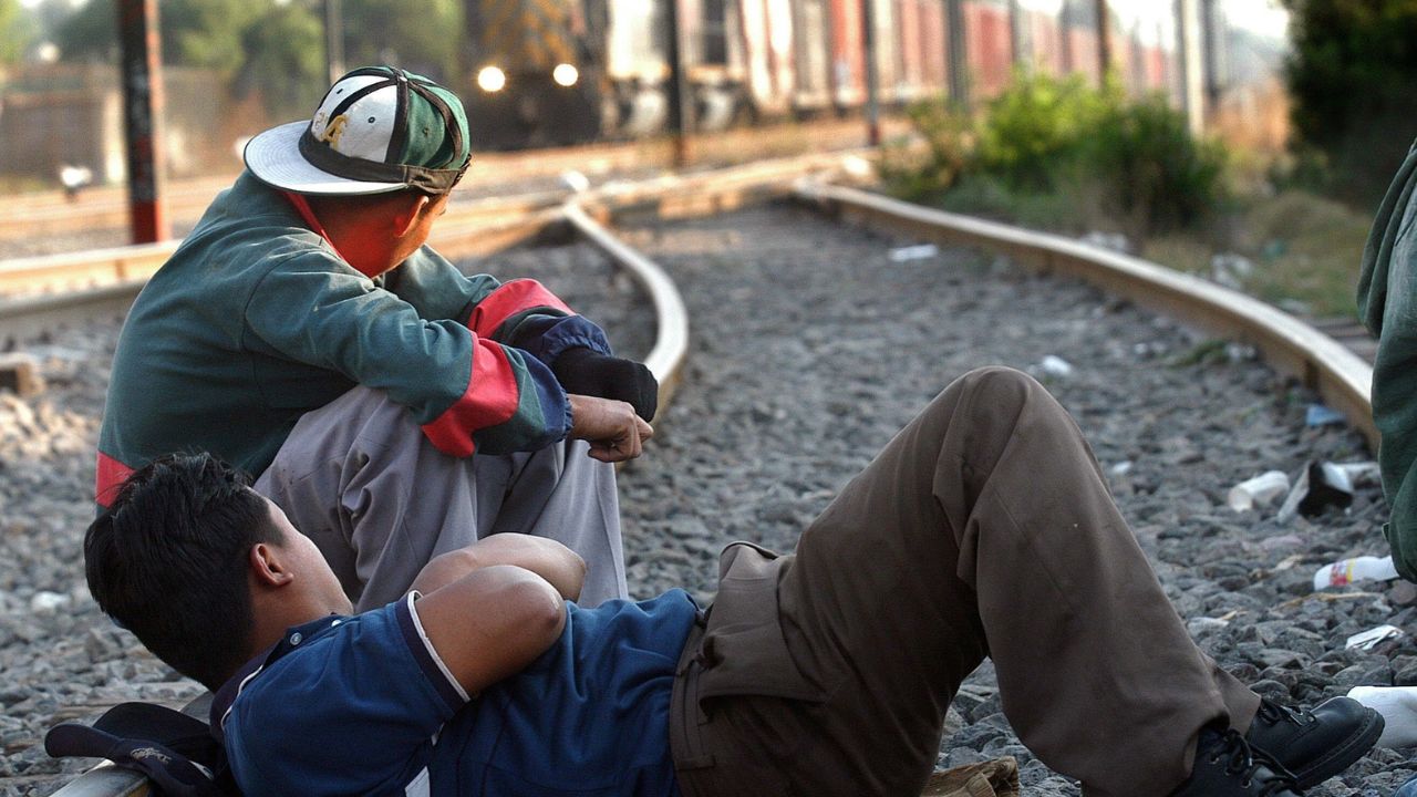 México intercepta a más de 27,000 indocumentados en trenes en menos de un mes