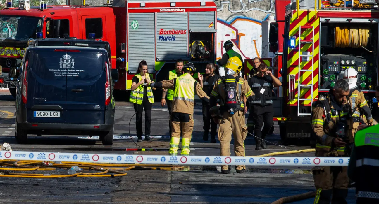 Aumentan a 13 los fallecidos en el incendio de un local de ocio y dos discotecas en España