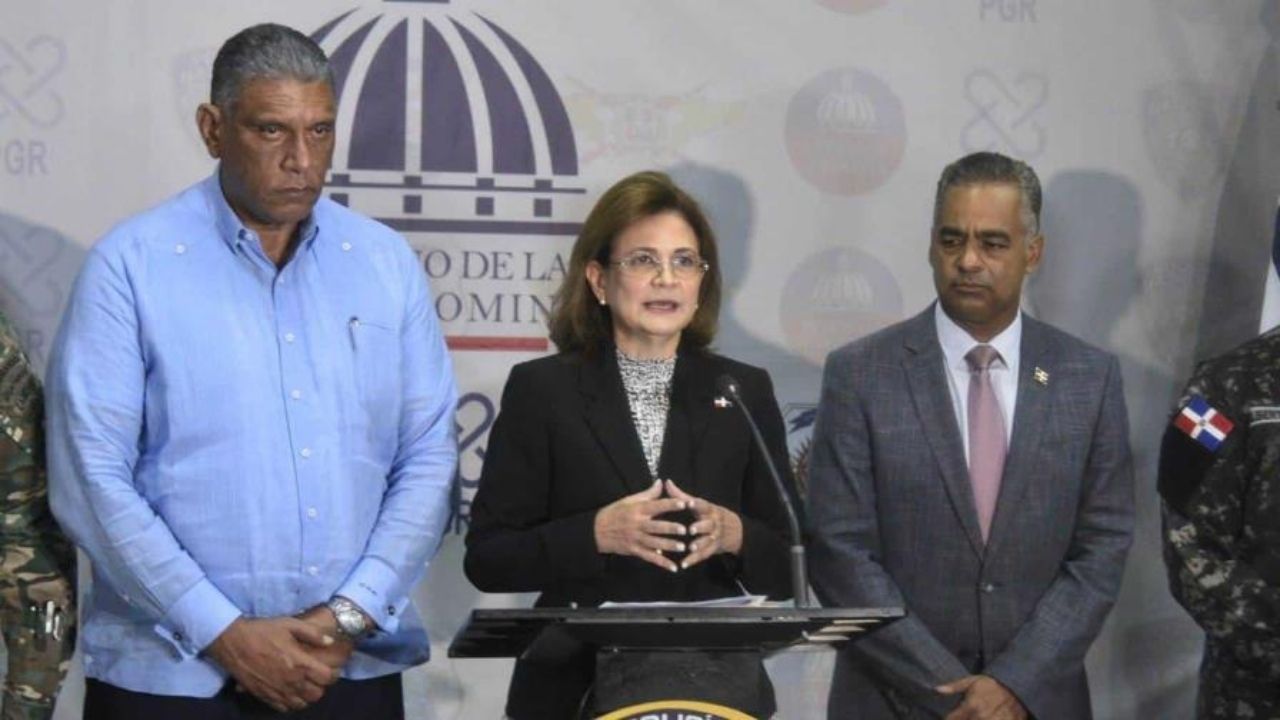 Gobierno dice instalarán 120 mil luces en todo el país
