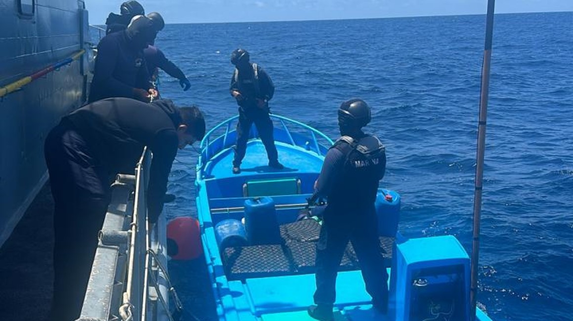 Capturan lancha con una tonelada de droga en Ecuador