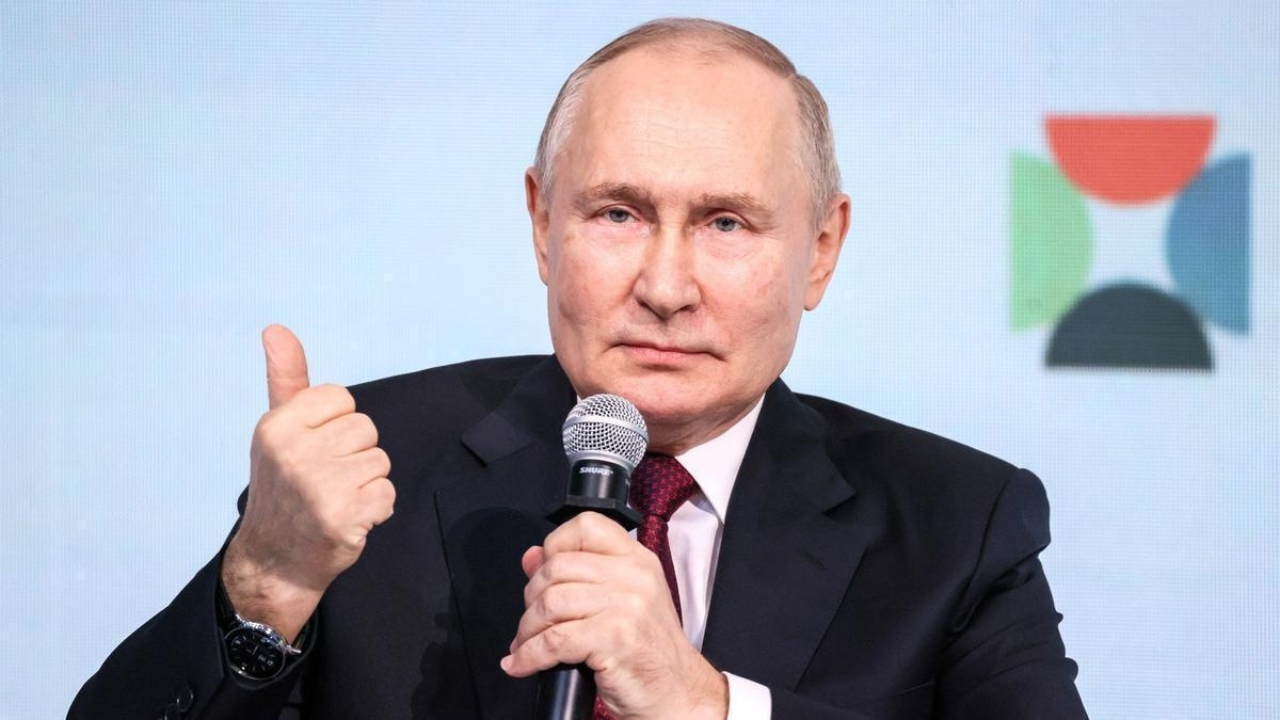 Putin admite que "hay que pensar como detener la tragedia" en Ucrania