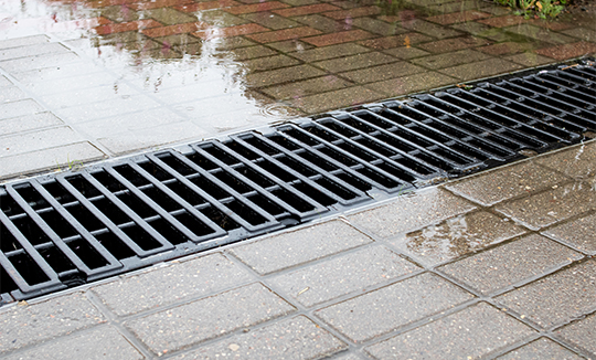 Advierten falta de drenajes pluvial convierte sistema construcción vertical en "bomba de tiempo"