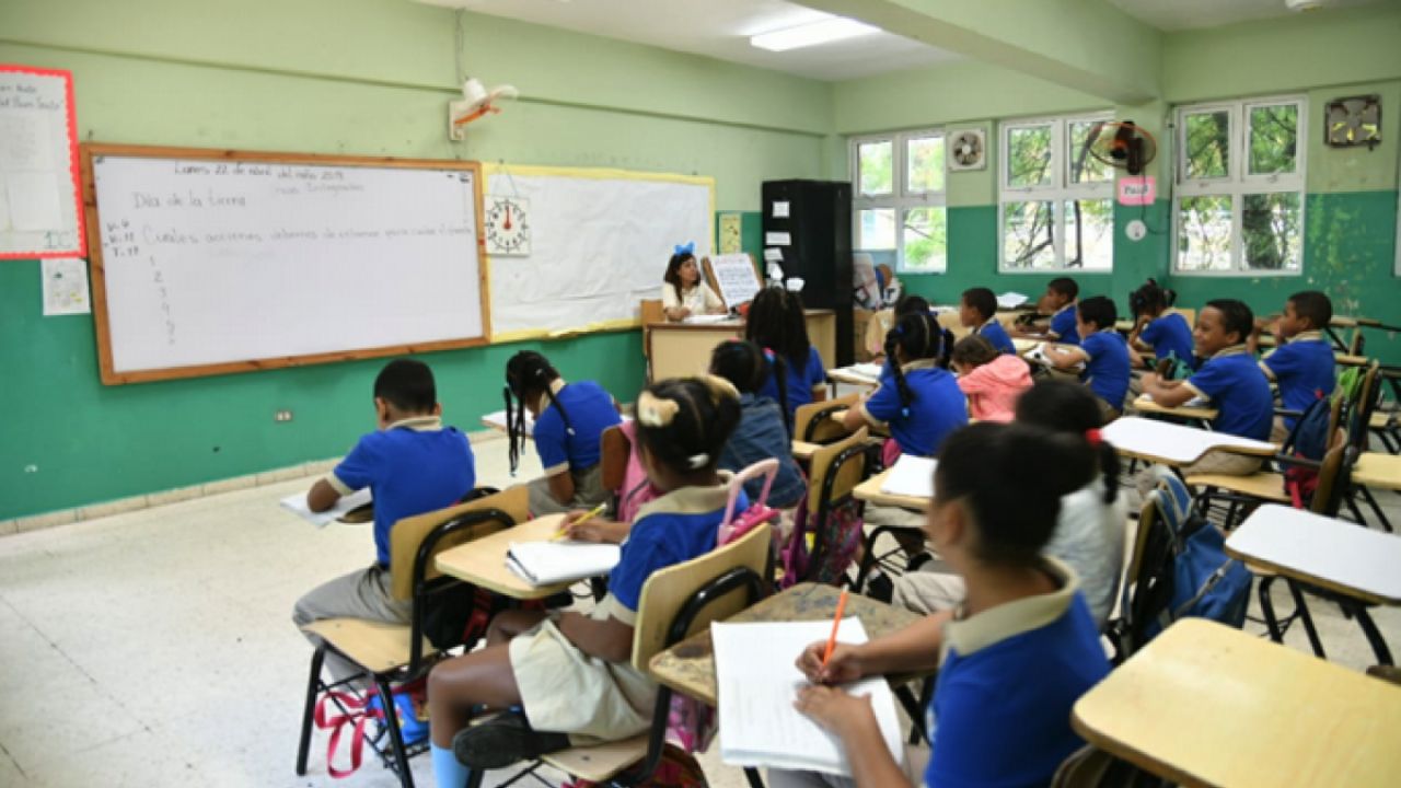 "El 4% para Educación se usó para construcción de escuelas bajo esquema mafioso”