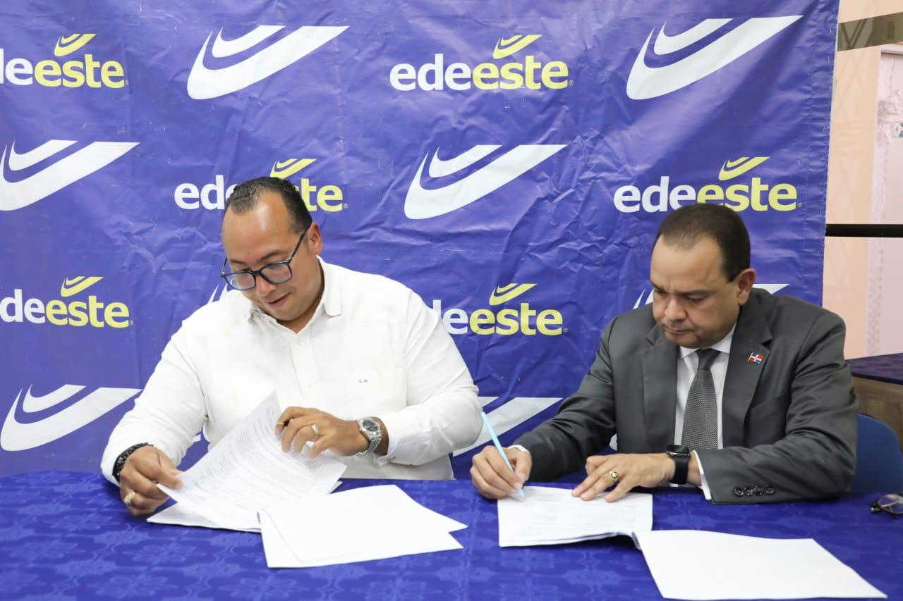 Edeeste firma acuerdo con el Indocal para certificar calidad de servicio al cliente