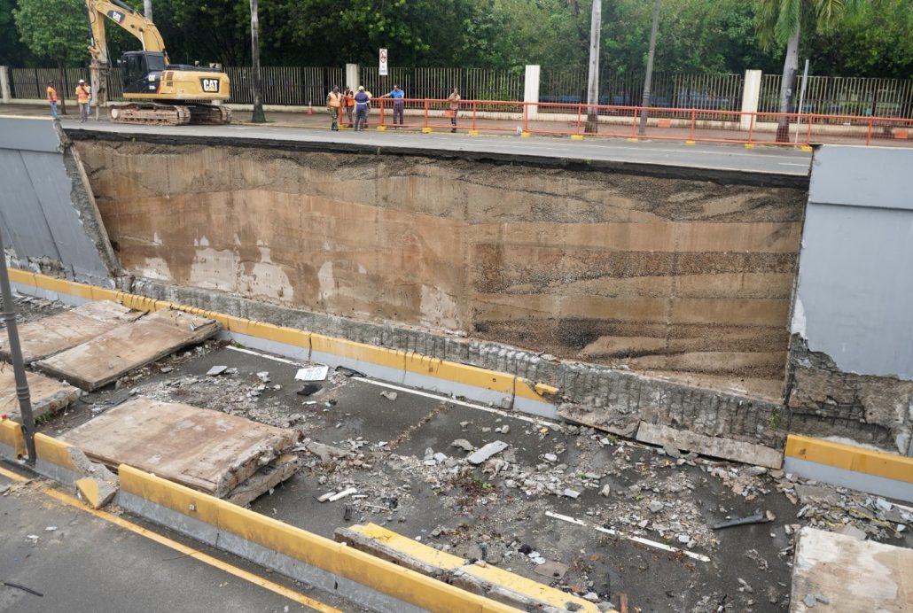Colapso en desnivel fue por drenaje y no por falla estructural, según ingeniero que la diseñó