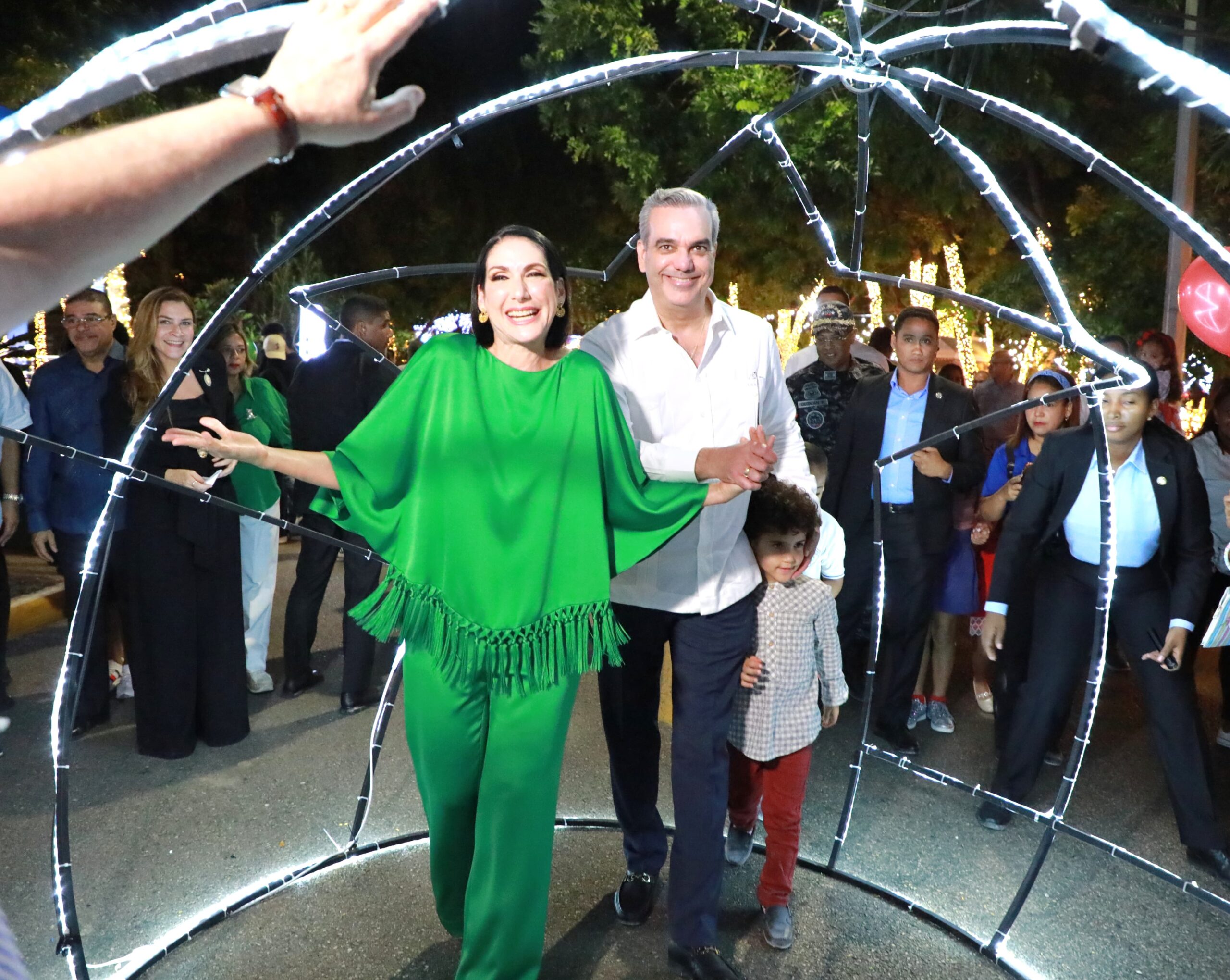 Abinader inaugura Villa Navidad 2023 y recuerda es un espacio para el disfrute familiar