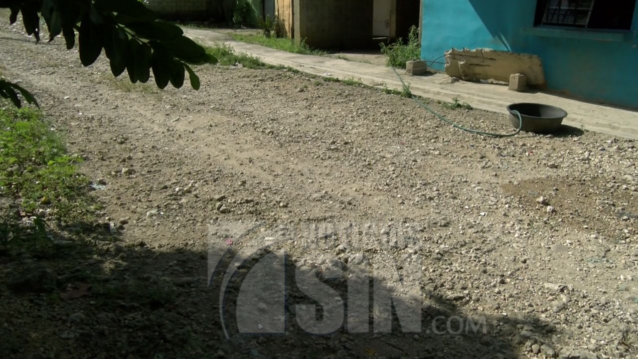 Exigen arreglo de calles en Villa Liberación