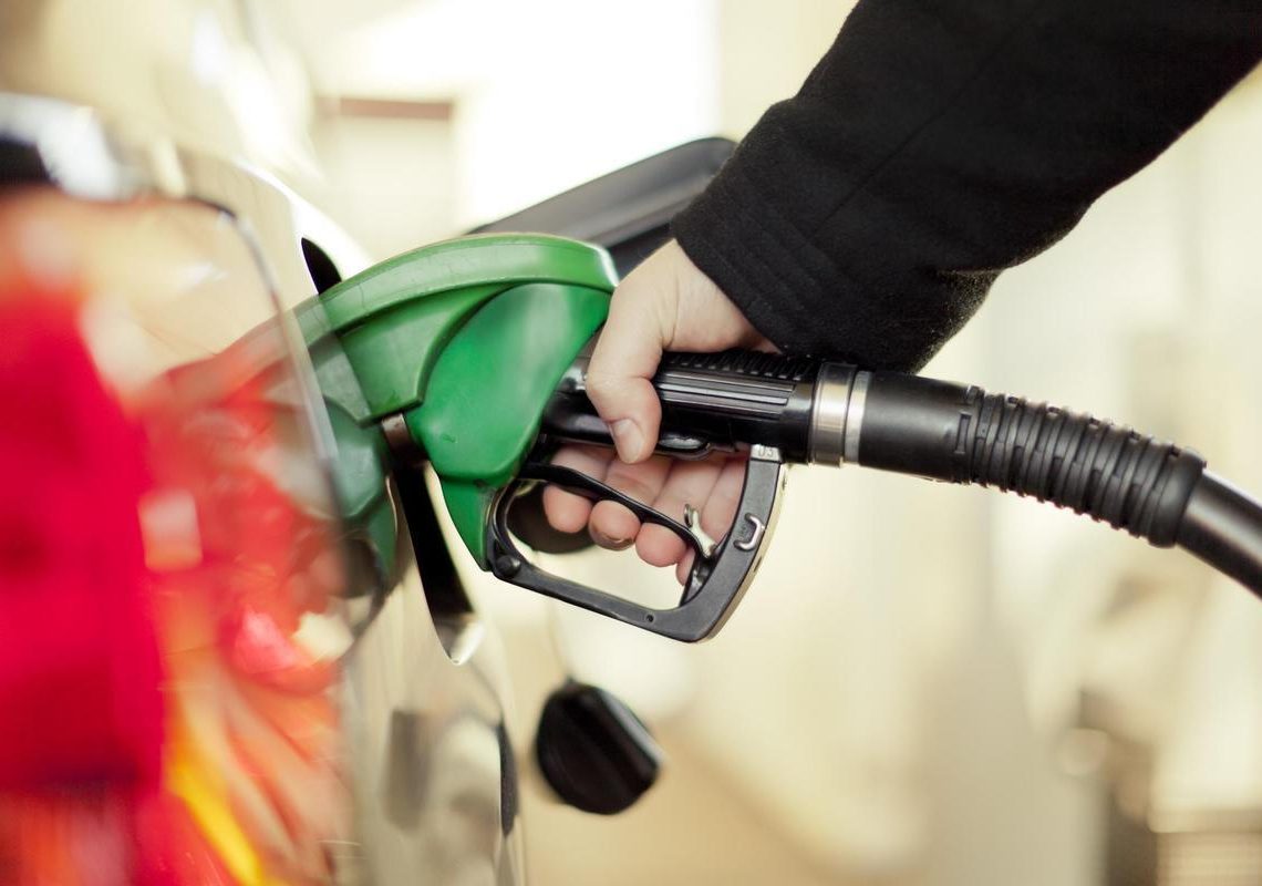 Gobierno subsidia precio de dos combustibles