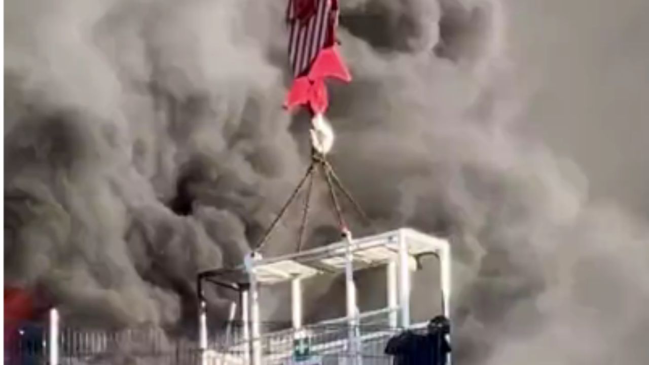 Incendio masivo en edificio de gran altura en Reading, Reino Unido