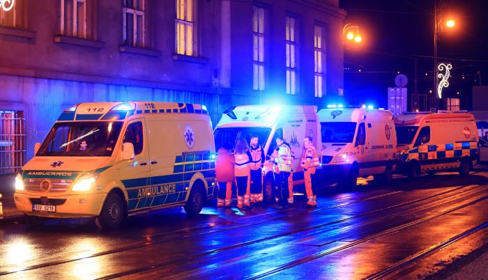 Elevan a 15 los muertos en tiroteo en Universidad Carolina de Praga