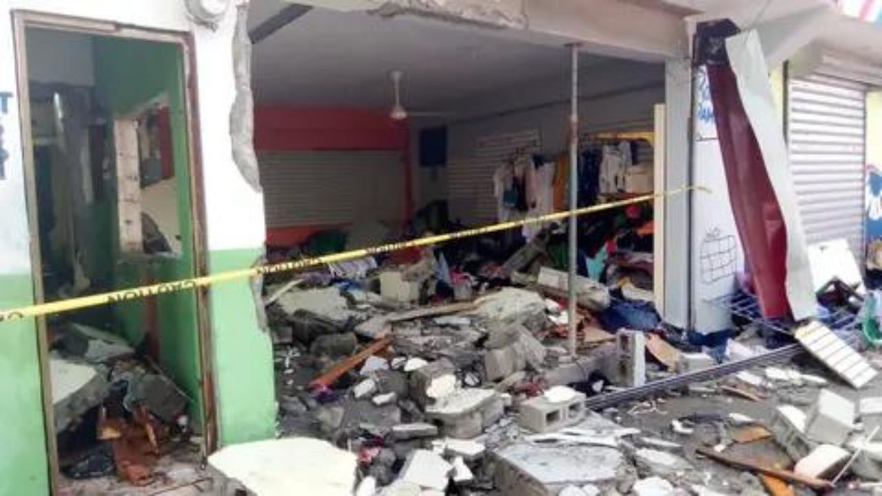 Permanecen internas cuatro personas por explosión de tanque de gas en San Cristóbal