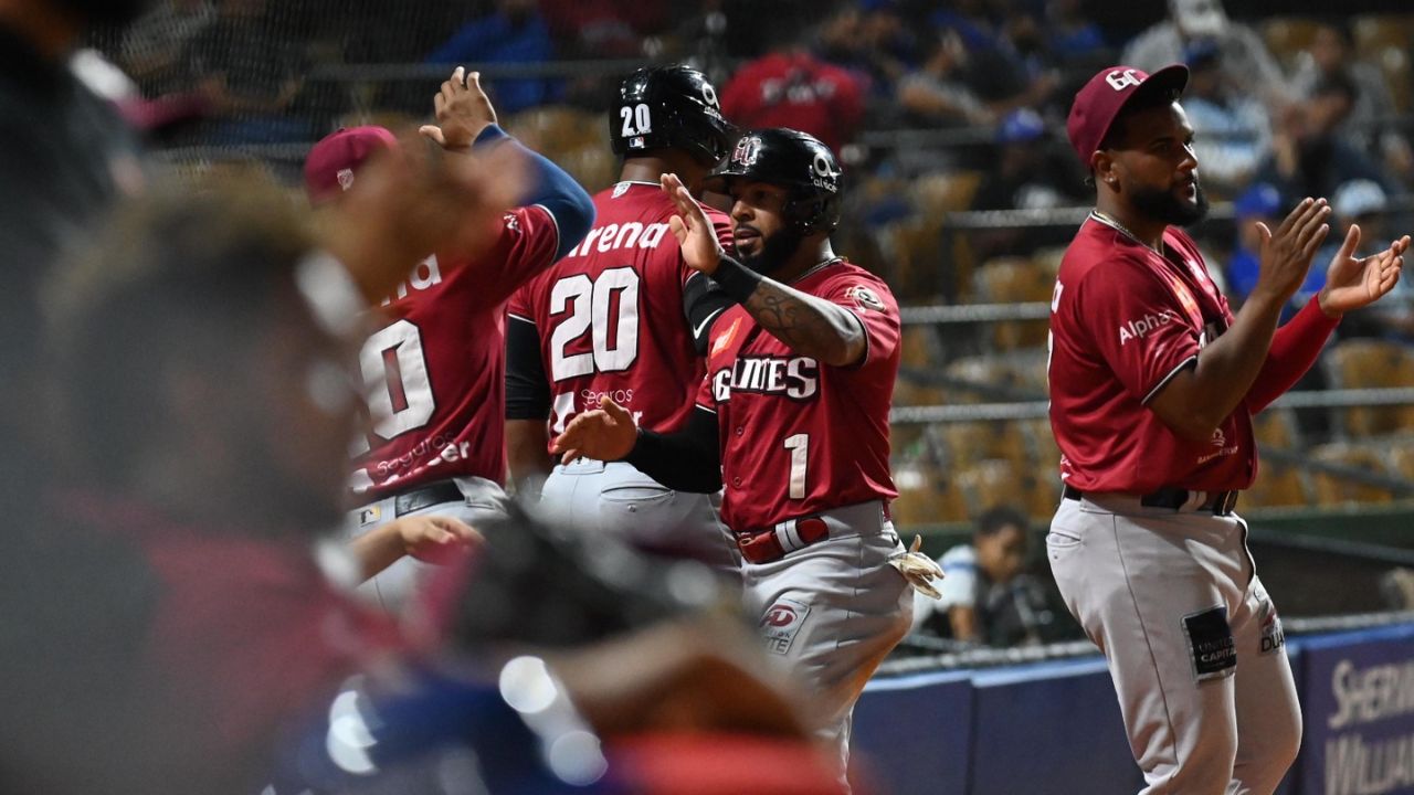 Gigantes blanquean a los Tigres del Licey