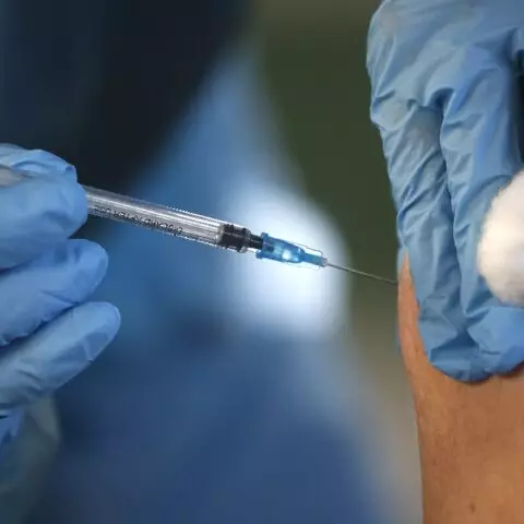Ecuador intensifica la vacunación ante casos de tosferina y fiebre amarilla