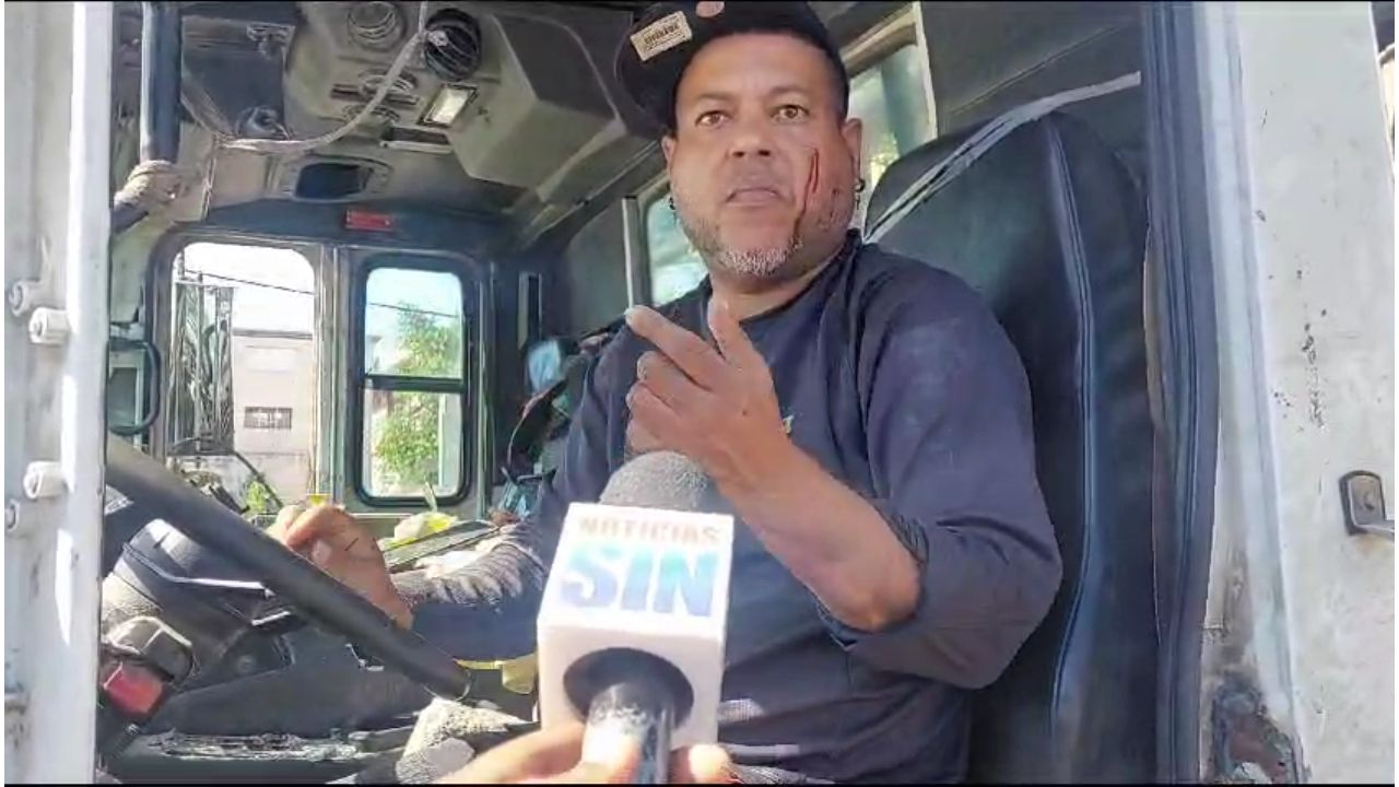 Chofer de camión impacta tres vehículos al intentar escapar de la Policía Municipal