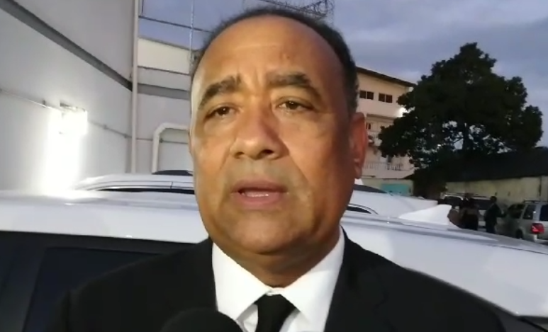 Juez se inhibe de conocer coerción a alguacil acusado de sustracción de propiedades