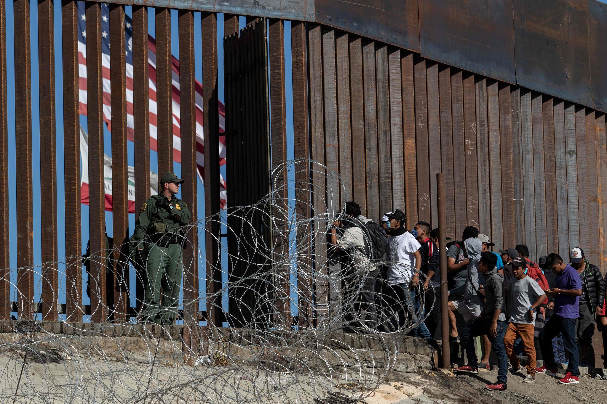 Embajada de EEUU insta a dominicanos abstenerse de cruzar frontera por México