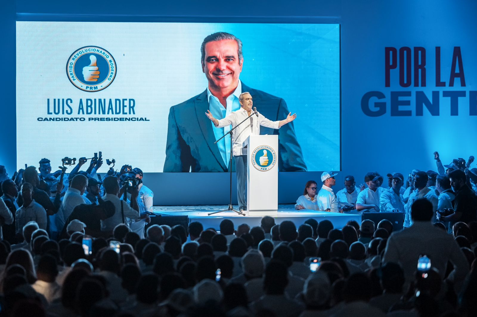 Abinader llama a perremeístas a salir a las calles para ganar elecciones de febrero