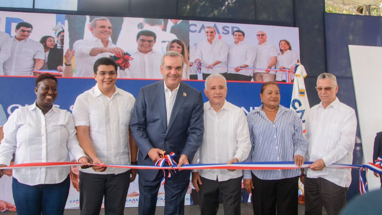 Abinader entrega saneada cañada de SDE