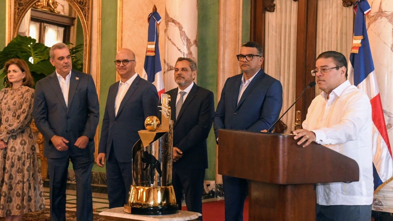 Abinader desea "toda la suerte del mundo" a los Tigres del Licey