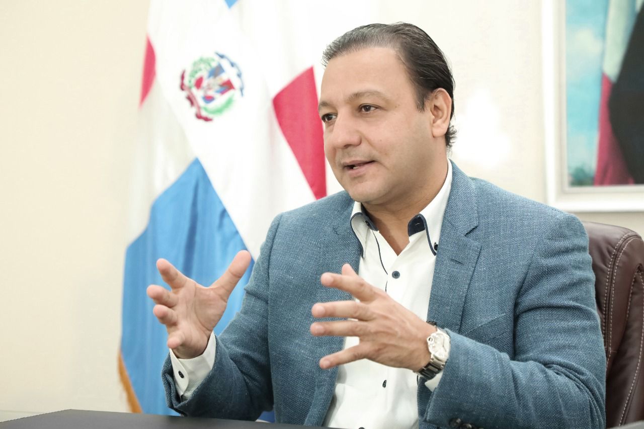 Con gran recorrido por Santiago inicia Abel Martínez el 2024