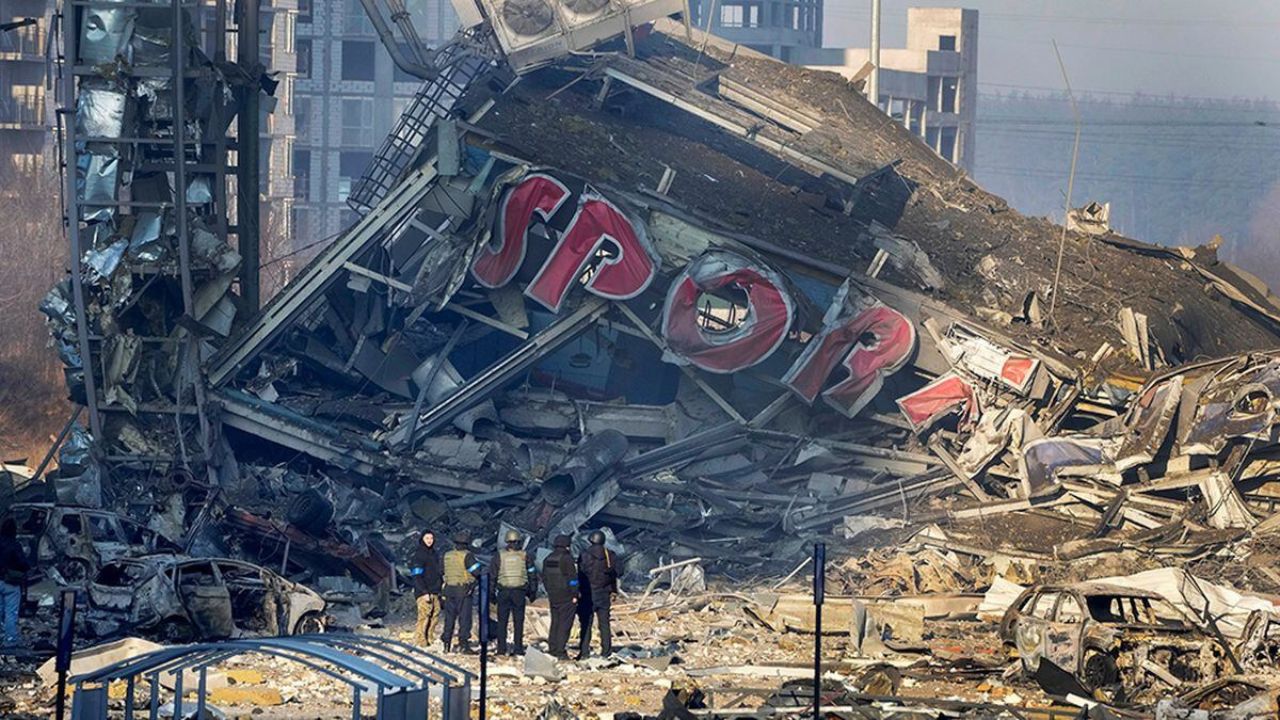 Kiev clama más ayuda para repeler bombardeos