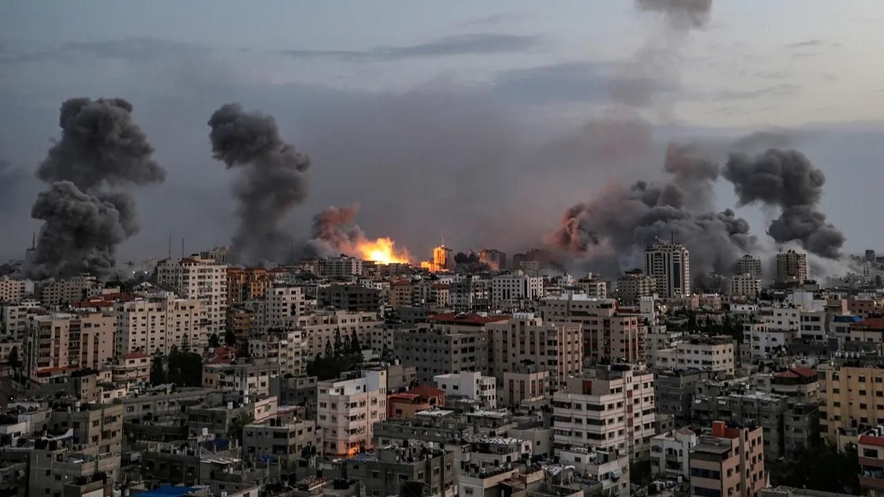 Más de 130 muertos en otra jornada de bombardeos en Franja de Gaza