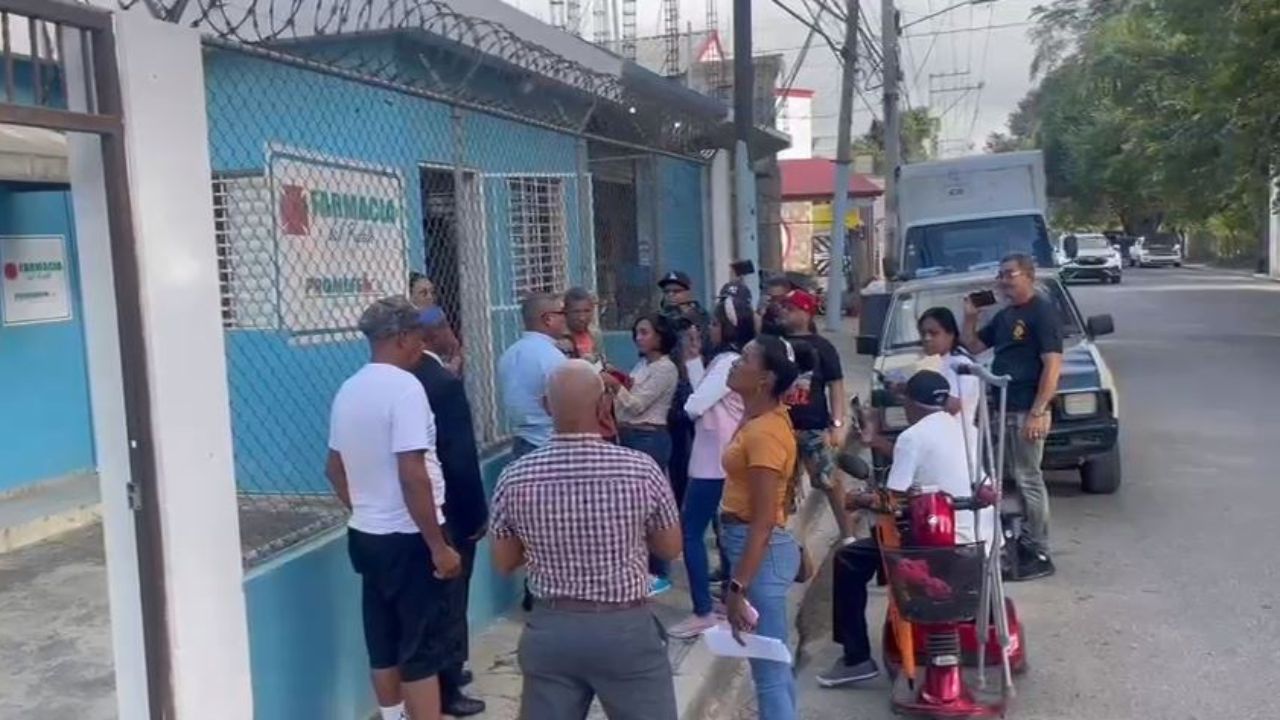 Protestan por cierre de botica popular en La Yagüita de Pastor
